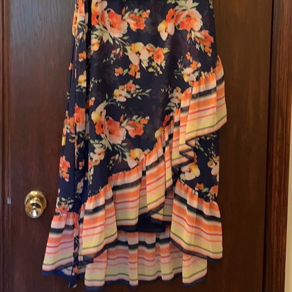 High Low Fitted Ruffled Bottom - image 1